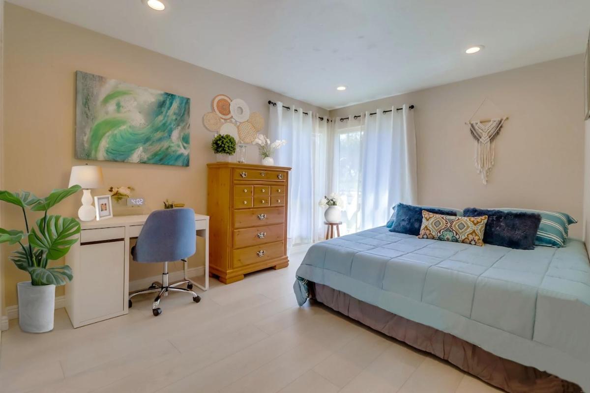 Entire Private 3-br Family Free Pool, Tub And Parking, Available Now Casa vacanze *