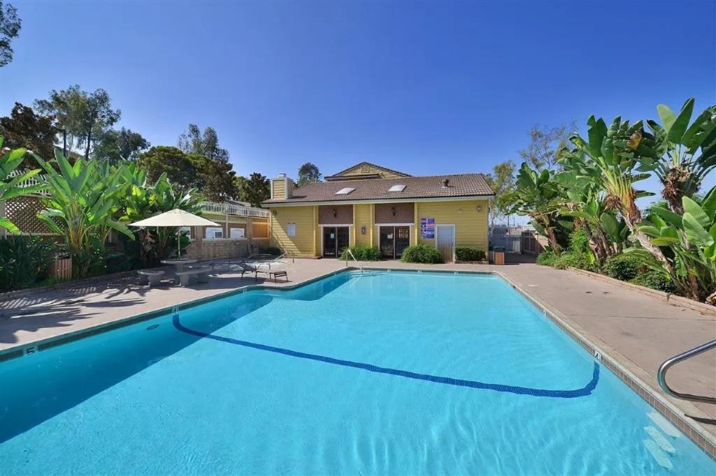 Entire Private 3-br Family Free Pool, Tub And Parking, Available Now * Chula Vista
